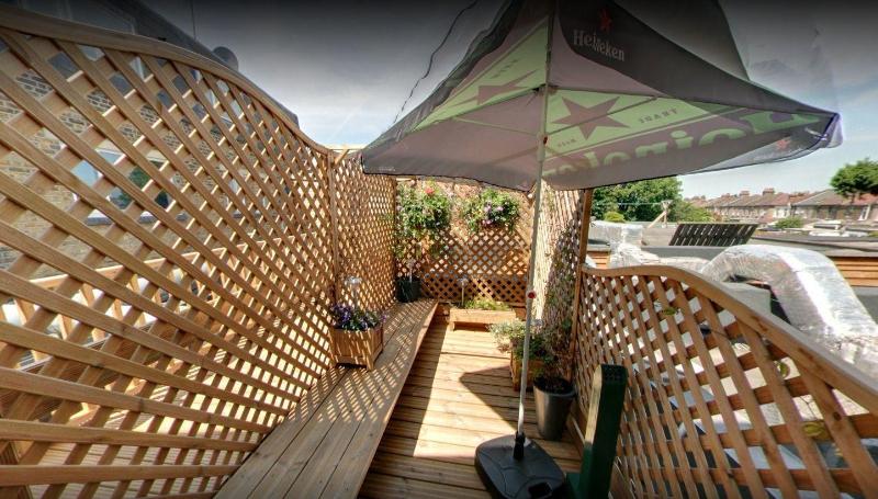 McCafferty's Guesthouse - Teras