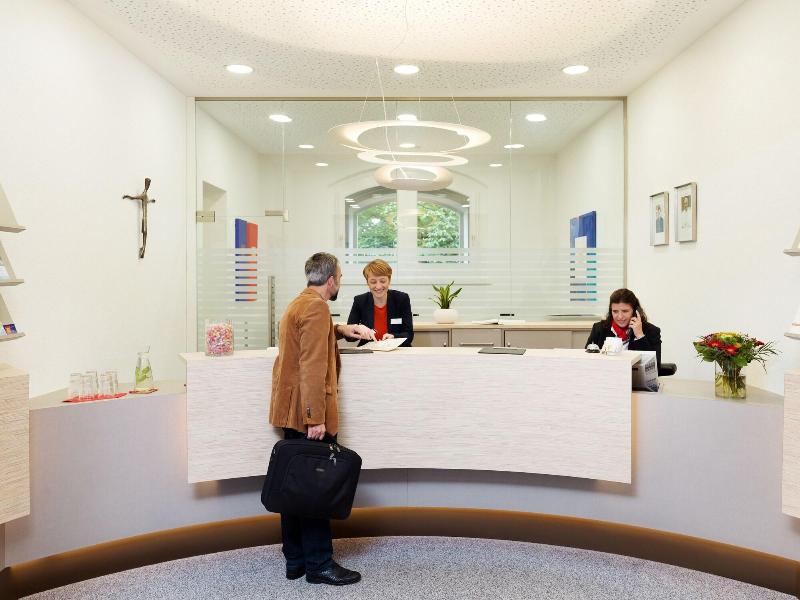 Bildungshaus St. Bernhard-Wohnen & Tagen Rastatt - Lobi