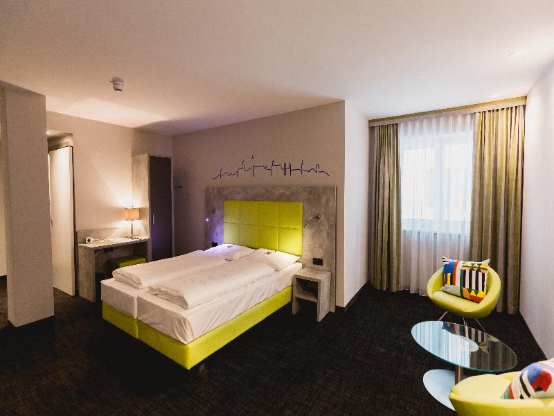 Sleepysleepy Hotel Dillingen - Oda