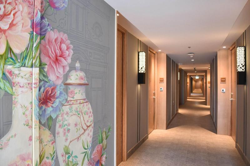 Four Points By Sheraton Phuket Patong Beach Resort - Lobi