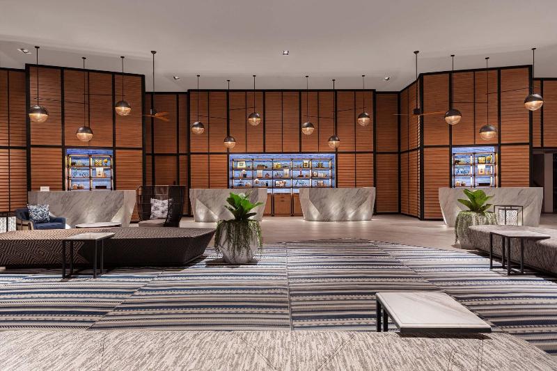 Four Points By Sheraton Phuket Patong Beach Resort - Lobi