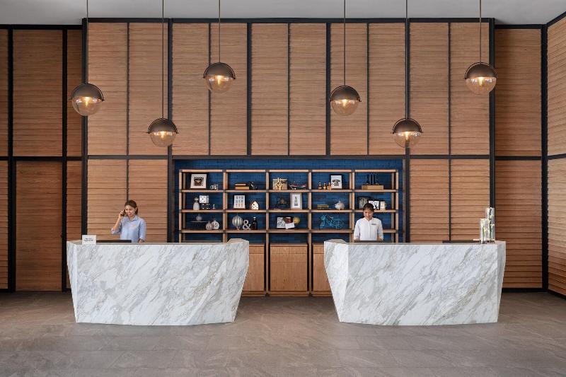 Four Points By Sheraton Phuket Patong Beach Resort - Lobi