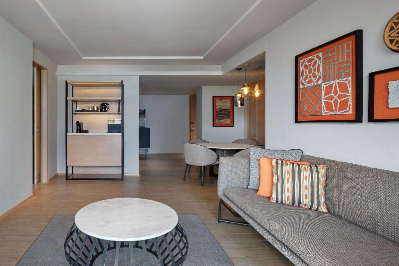 Four Points By Sheraton Phuket Patong Beach Resort - Oda