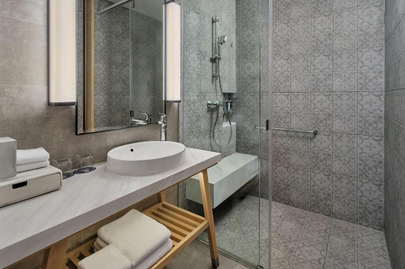 Four Points By Sheraton Phuket Patong Beach Resort - Oda