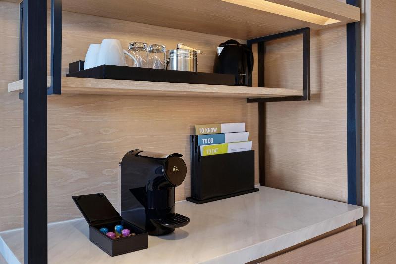 Four Points By Sheraton Phuket Patong Beach Resort - Oda