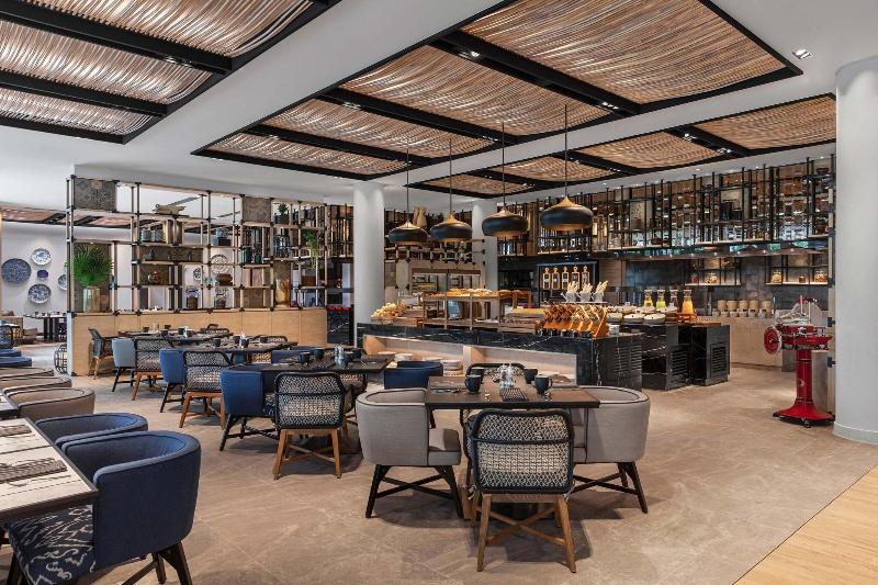 Four Points By Sheraton Phuket Patong Beach Resort - Restoran