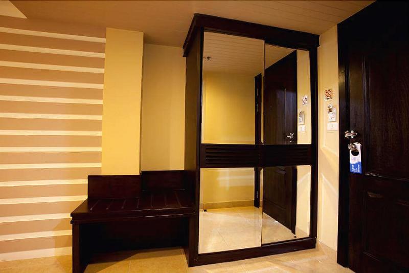 J & Y Lodge Hotel - Oda