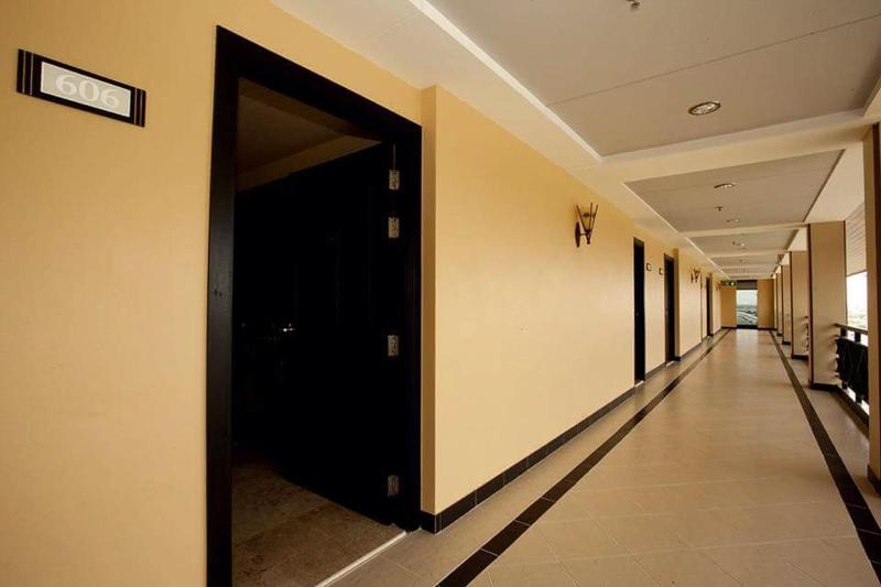 J & Y Lodge Hotel - Teras