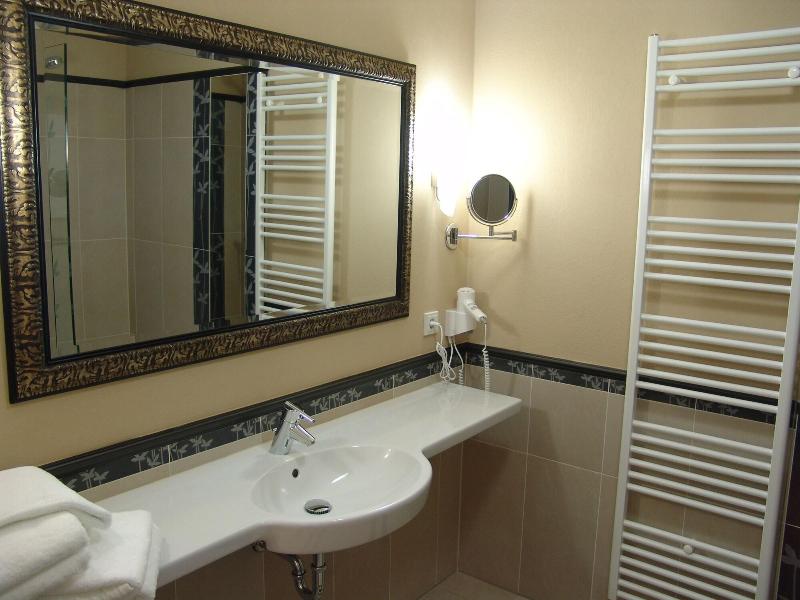 M13 Hotel - Oda