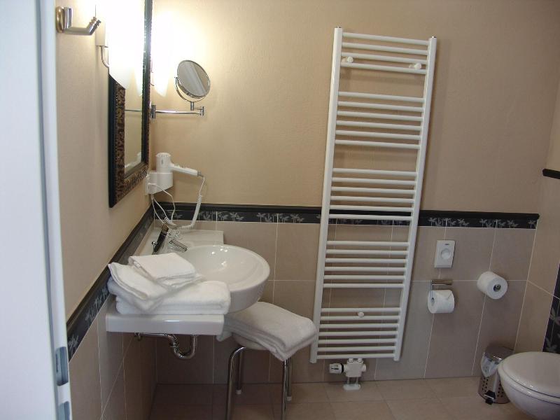 M13 Hotel - Oda
