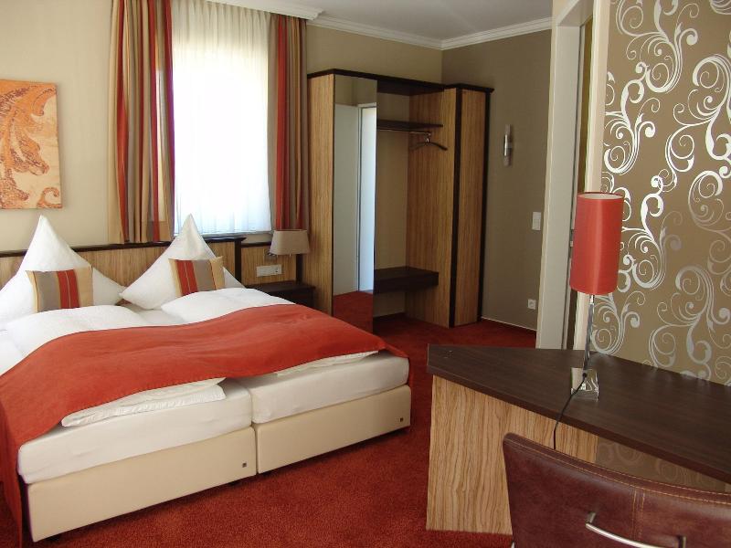 M13 Hotel - Oda