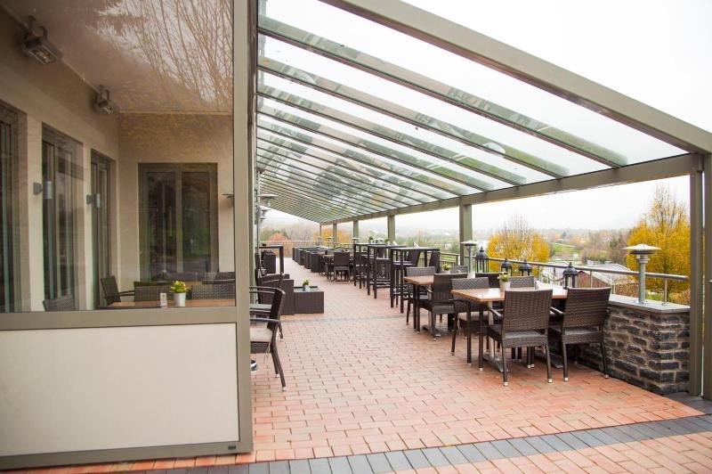 M13 Hotel - Restoran