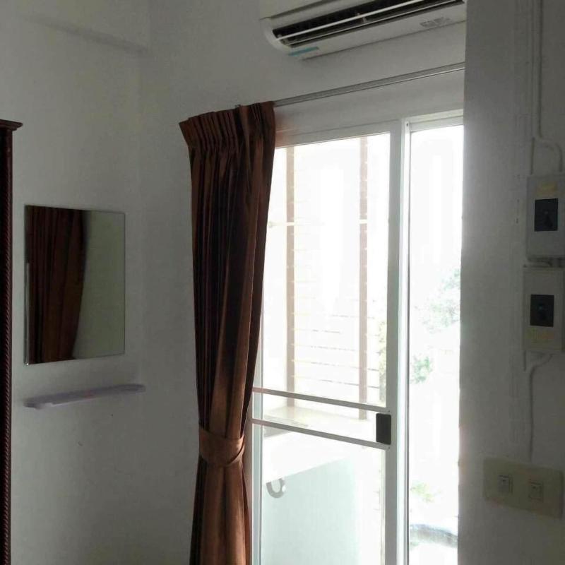 Lert Sri Hotel - Lobi