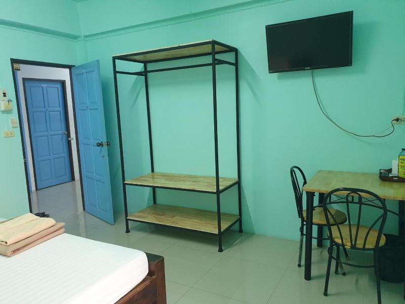 Lert Sri Hotel - Oda