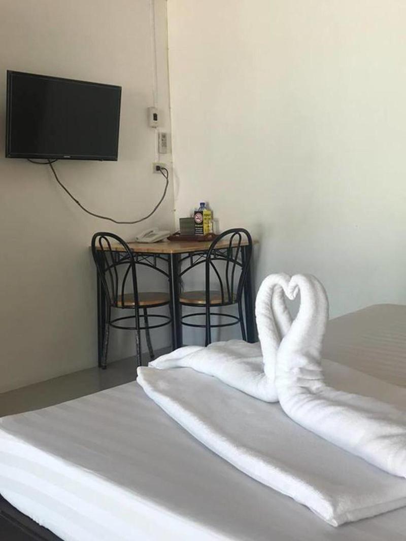 Lert Sri Hotel - Oda