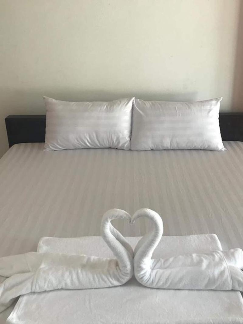 Lert Sri Hotel - Oda