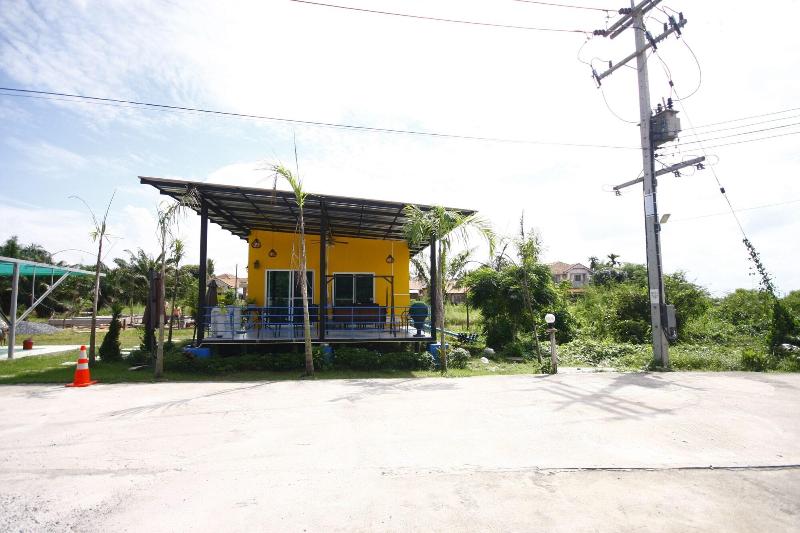 Greenfield Residence - Genel