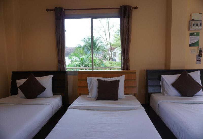 Phoemphoon 2 Hotel - Oda