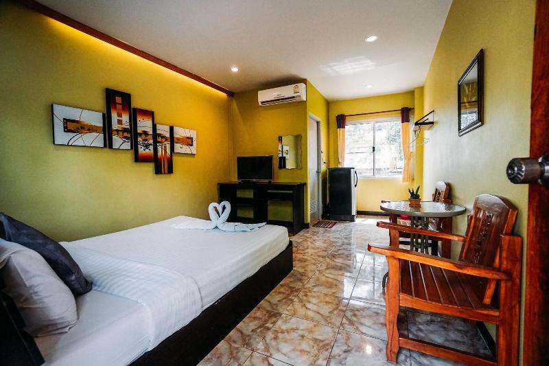 Phoemphoon 2 Hotel - Oda
