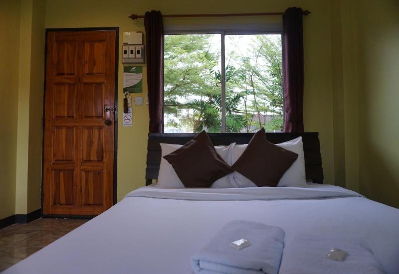 Phoemphoon 2 Hotel - Oda