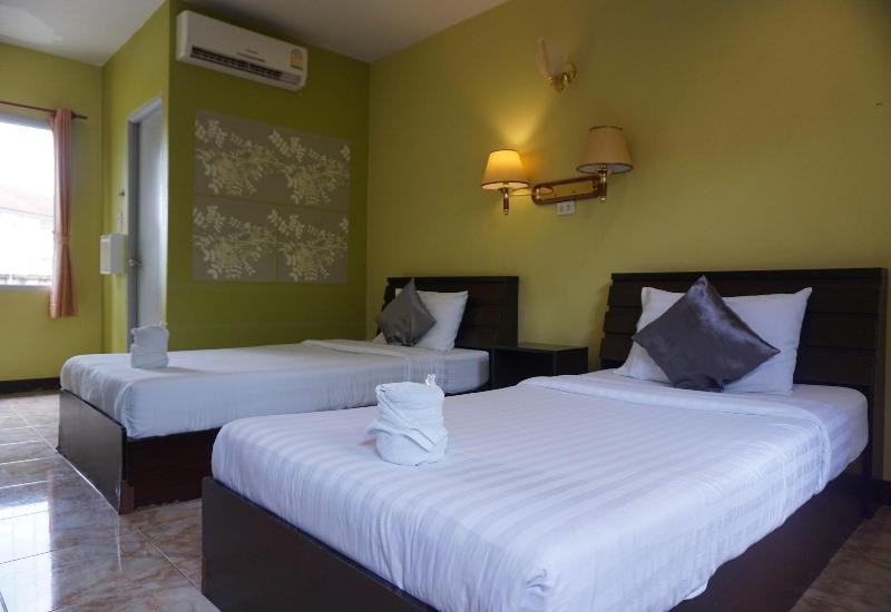 Phoemphoon 2 Hotel - Oda