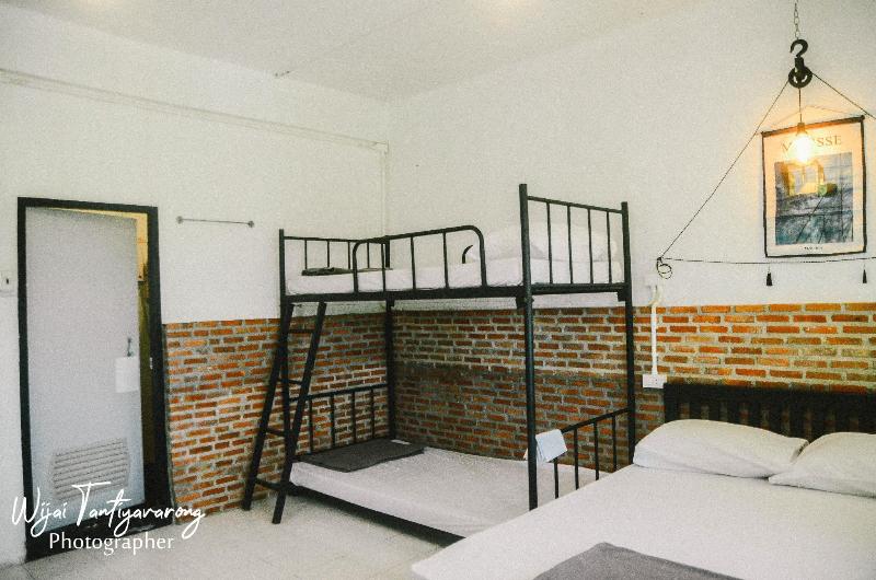 Chinawat Hotel - Oda