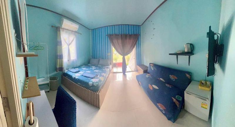 Lee Red House - Genel