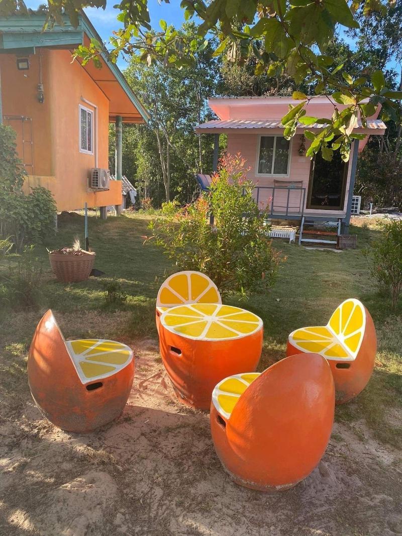 Lee Red House - Oda
