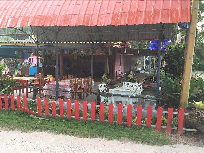 Lee Red House - Restoran