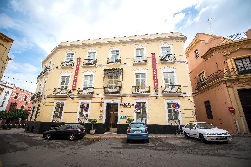 Petit Palace Santa Cruz - Genel