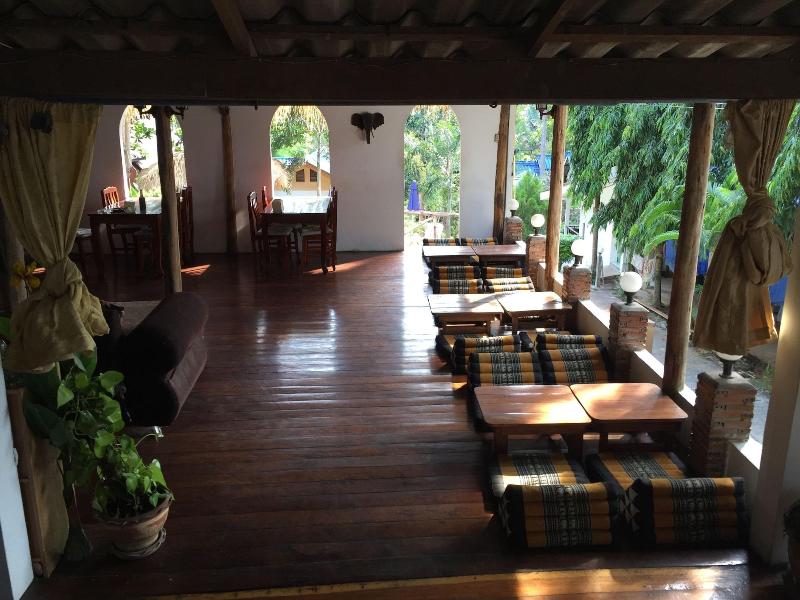 Lonely Beach Resort - Restoran