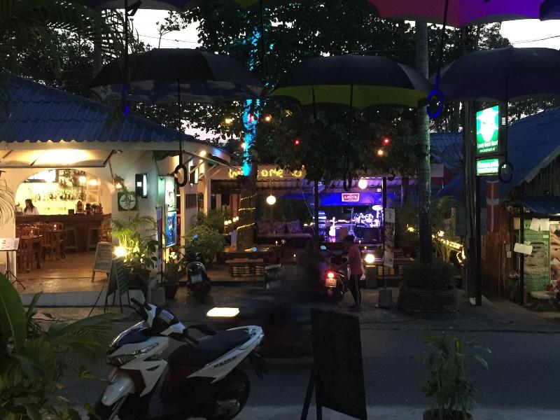 Lonely Beach Resort - Restoran