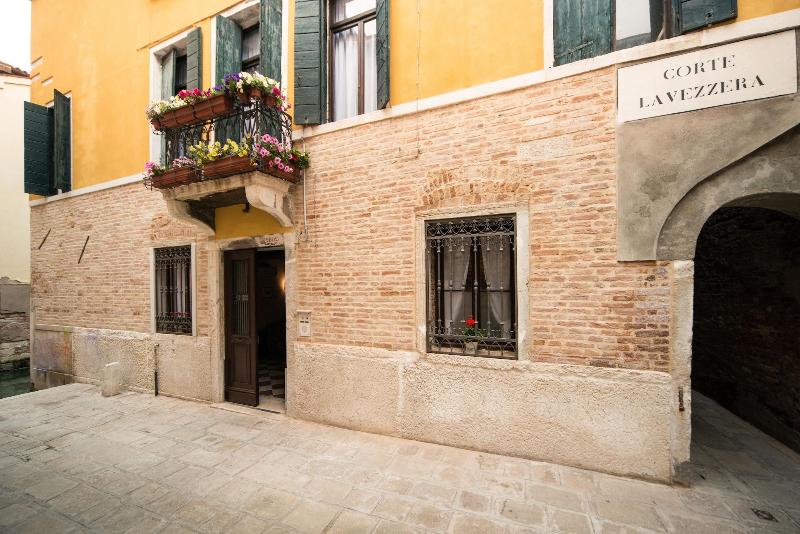 Ca' Lavezzera - Genel