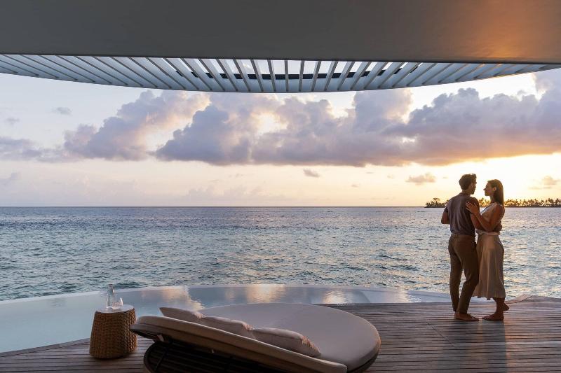 The Ritz-Carlton Maldives, Fari Islands - Bar