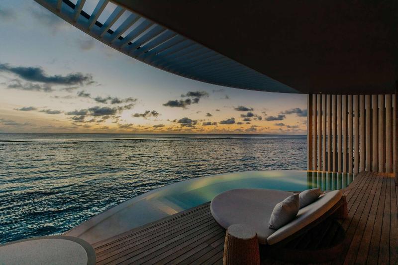 The Ritz-Carlton Maldives, Fari Islands - Havuz