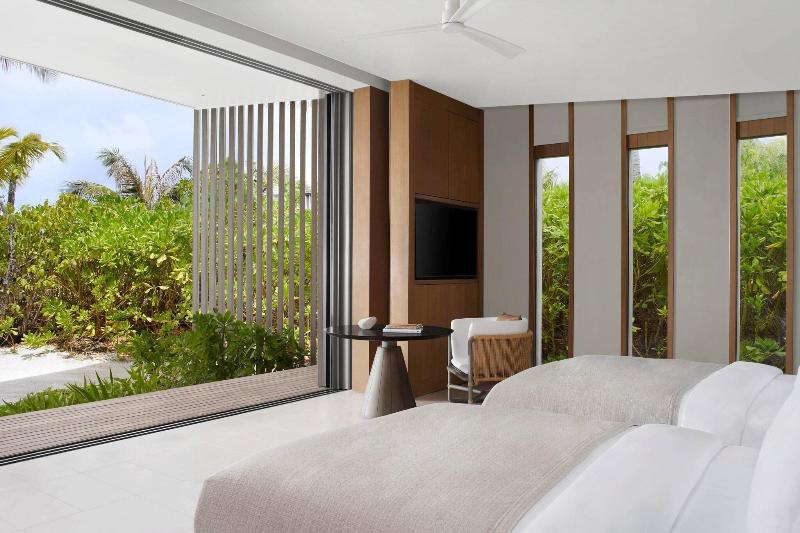 The Ritz-Carlton Maldives, Fari Islands - Havuz