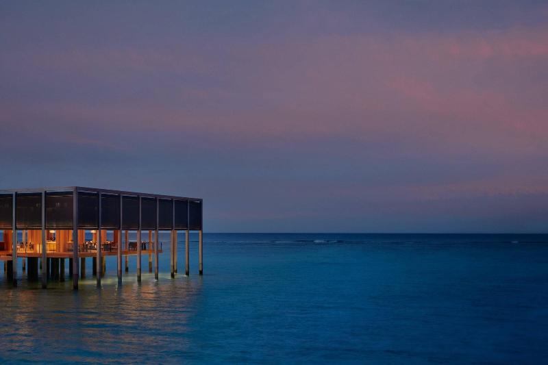 The Ritz-Carlton Maldives, Fari Islands - Restoran