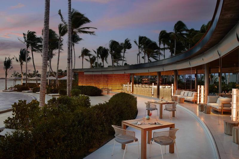 The Ritz-Carlton Maldives, Fari Islands - Restoran