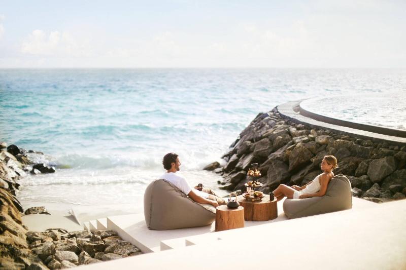 The Ritz-Carlton Maldives, Fari Islands - Restoran