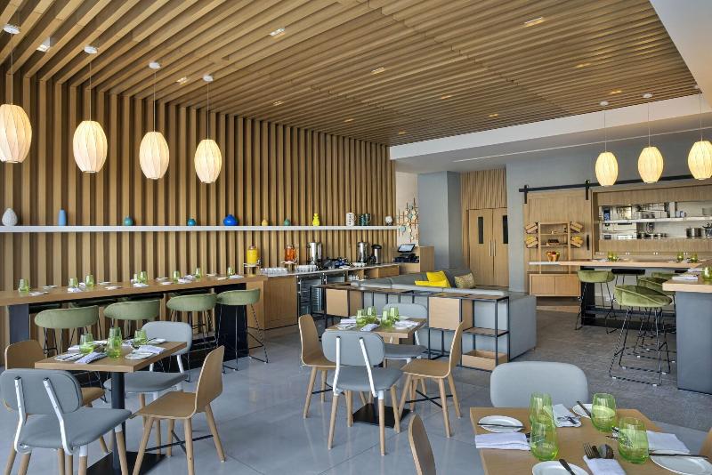 Element Al Jaddaf, Dubai - Restoran