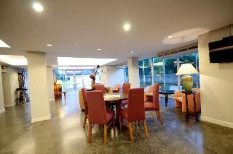 Resortel Lat Phrao 91 by ZUZU - Restoran