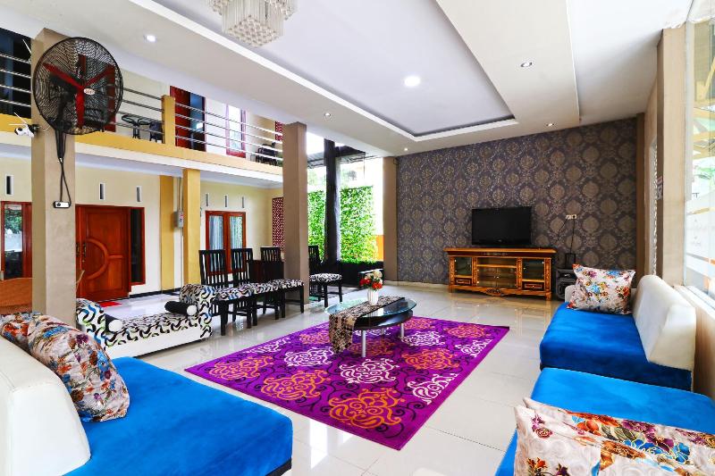 Ombey Guest House by ZUZU - Lobi