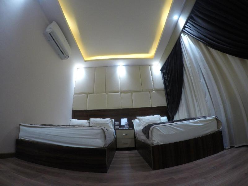 Grand City Hotel - Oda