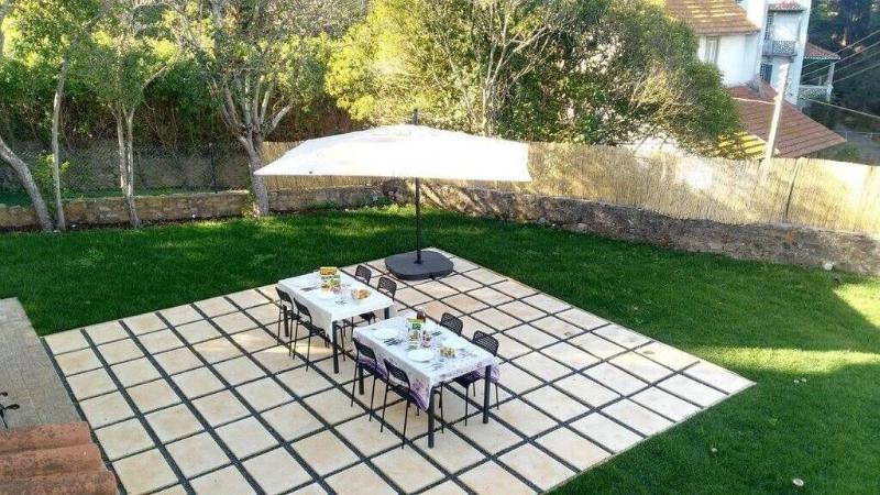 F3 Guest House - Teras