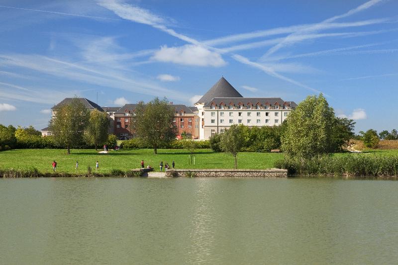 Grand Magic Hotel - Genel