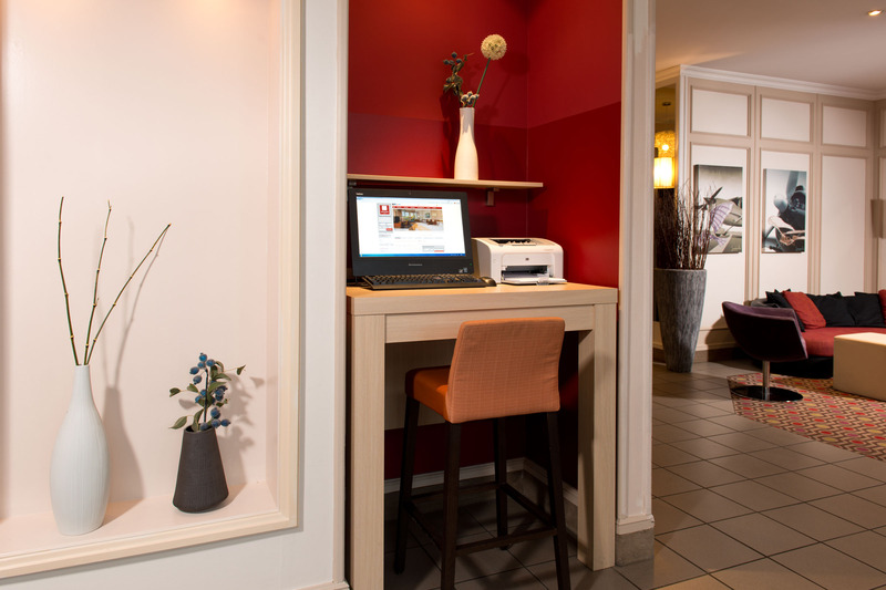 Leonardo Hotel Koln Bonn Airport - Lobi