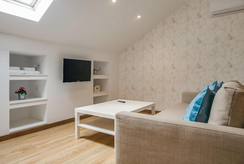 Home Out Rooms & Apartments - Oda
