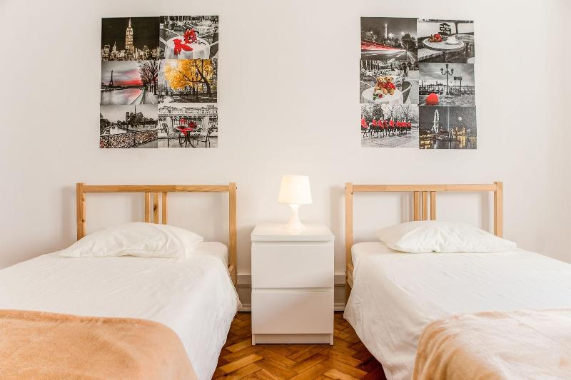 Home Out Rooms & Apartments - Oda