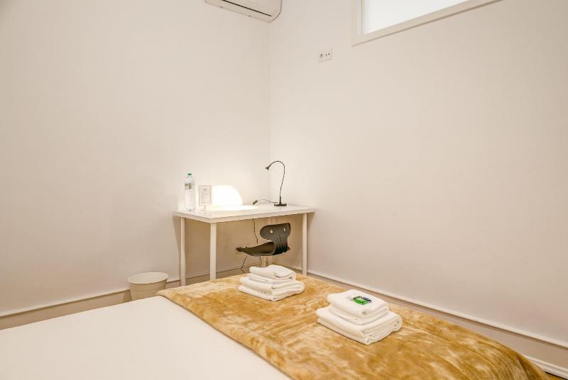 Home Out Rooms & Apartments - Oda