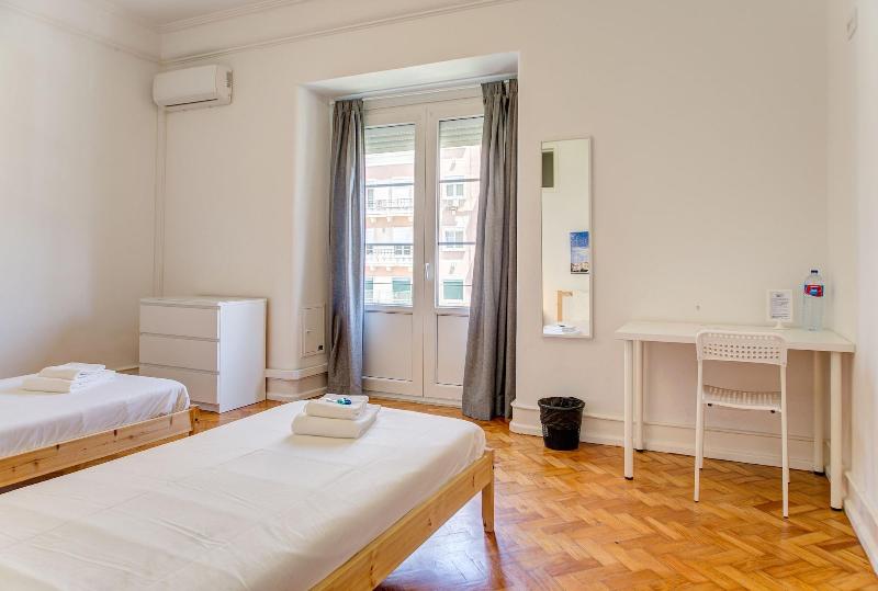 Home Out Rooms & Apartments - Oda